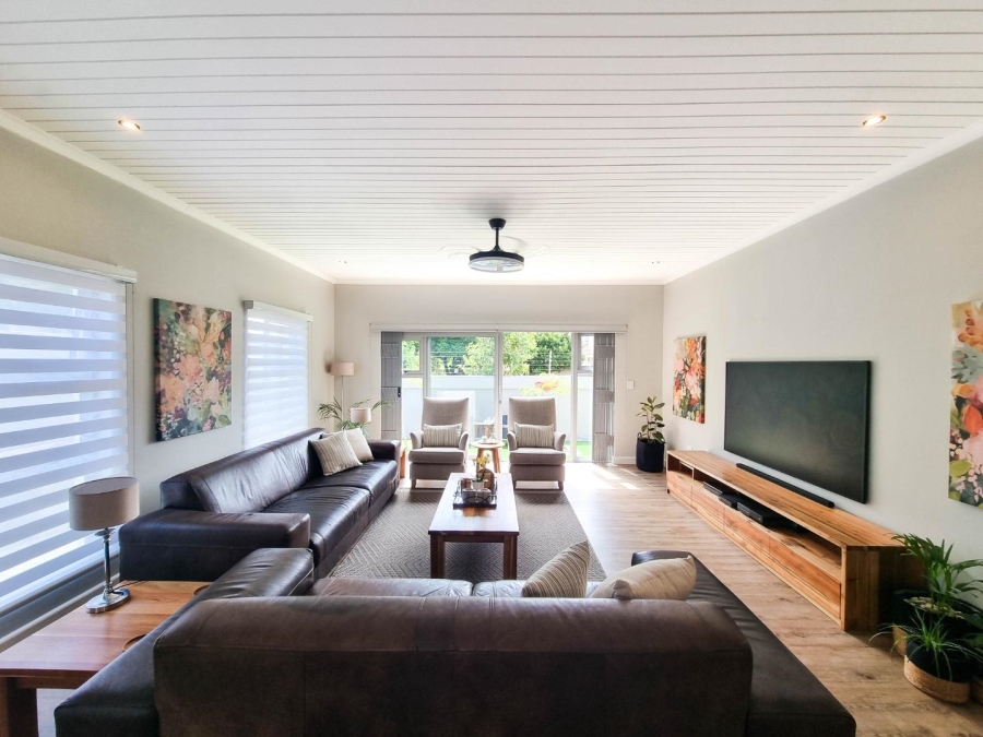 3 Bedroom Property for Sale in Sandbaai Western Cape